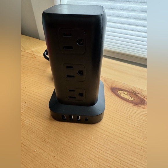 SMALLRT Tower Power Bar Surge Protector & Amp 12 Outlets 4 USB Ports Desk Charge - Picture 4 of 8